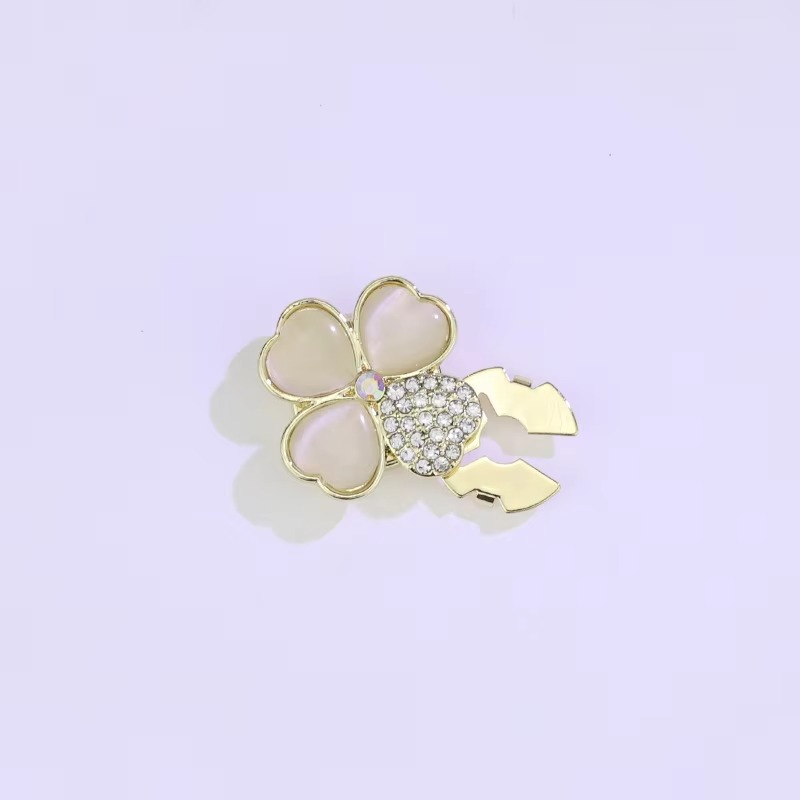 Clover Button